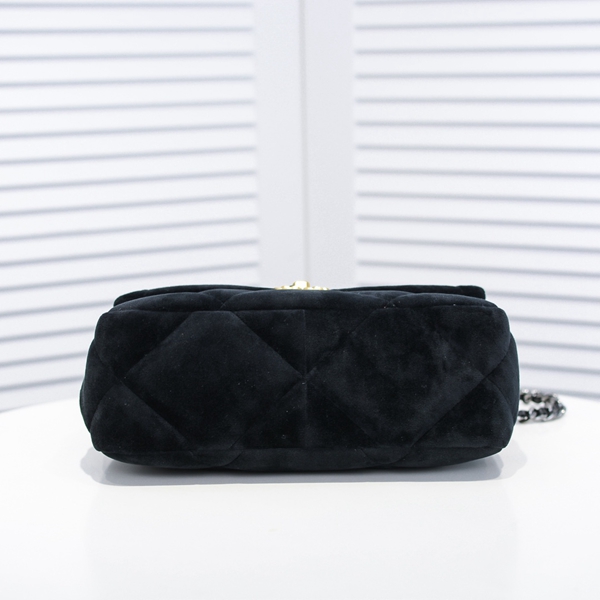 シャネルバッグ側面デザイン